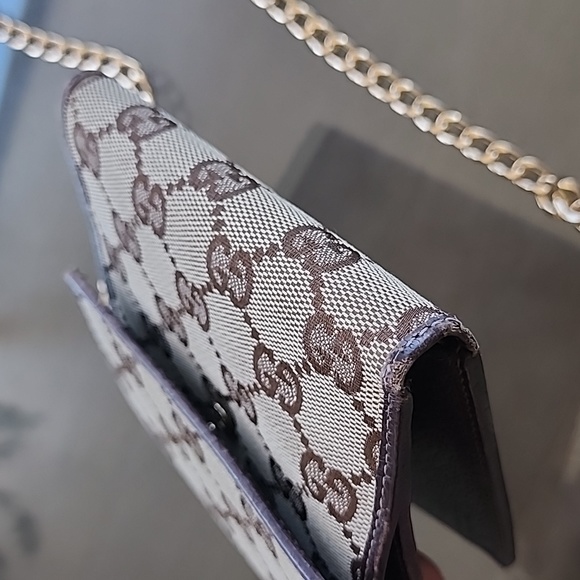 Gucci SOLD wallet with gold. in very very good condition π β€οΈ π π π π - Picture 12 of 17